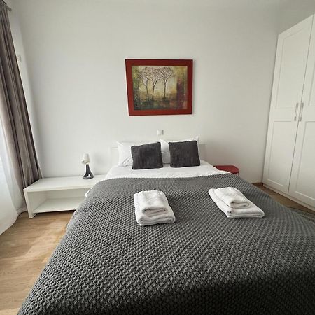 Upground Residence Apartments Bukares Bagian luar foto