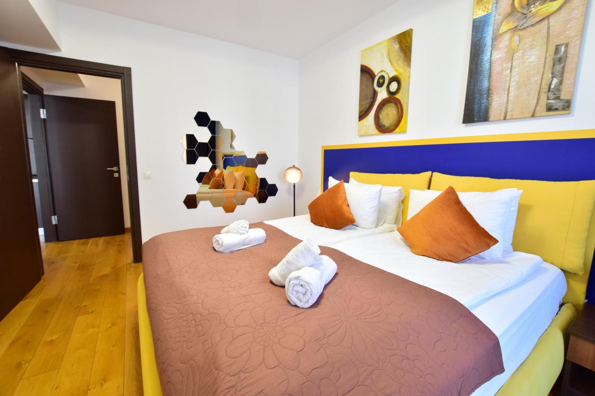 Upground Residence Apartments Bukares Bagian luar foto