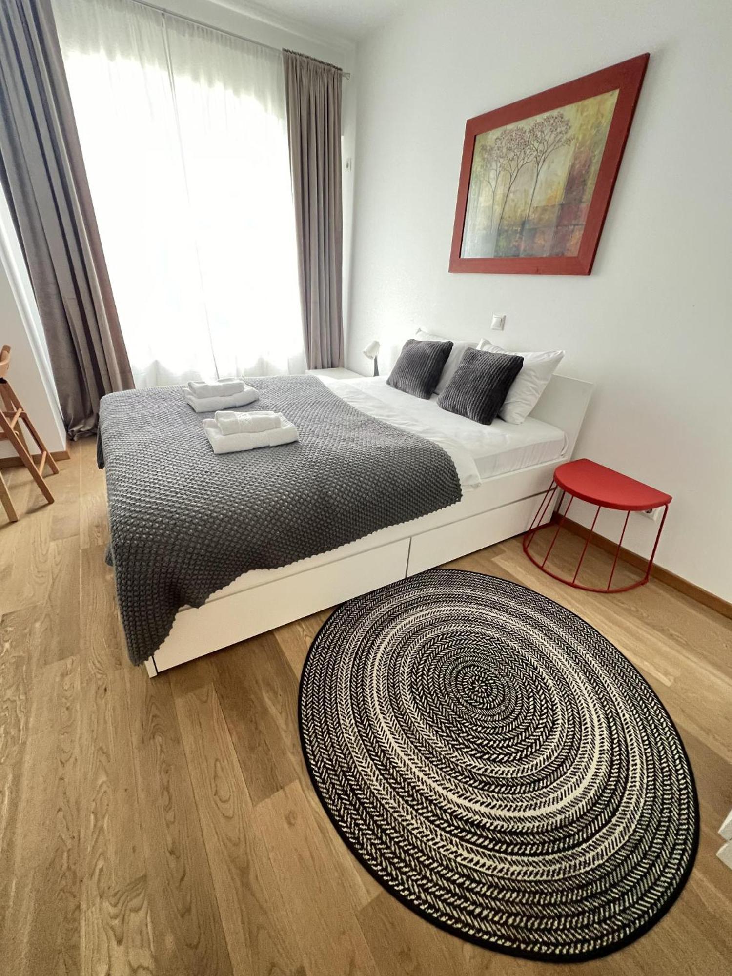 Upground Residence Apartments Bukares Bagian luar foto