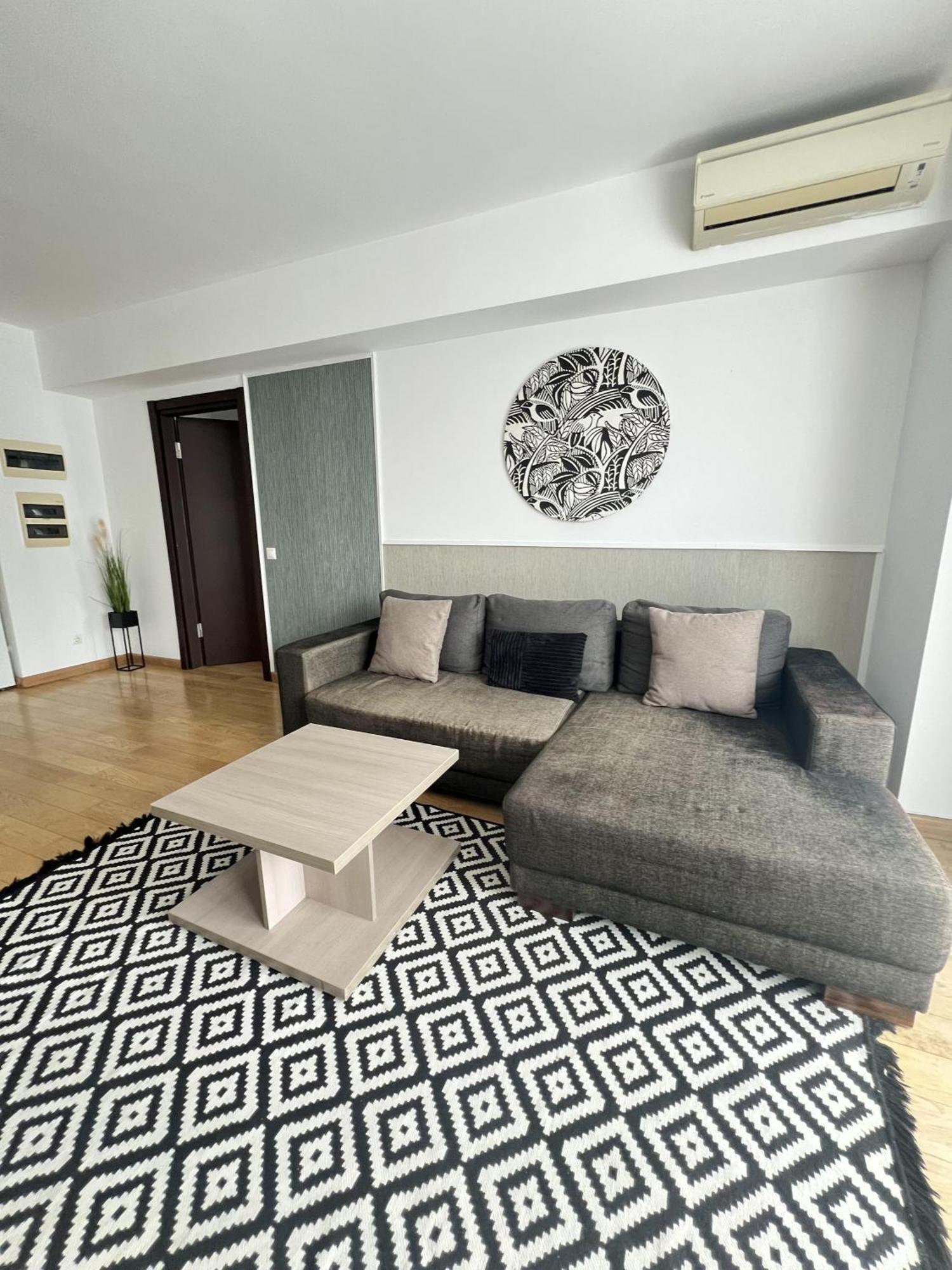 Upground Residence Apartments Bukares Bagian luar foto
