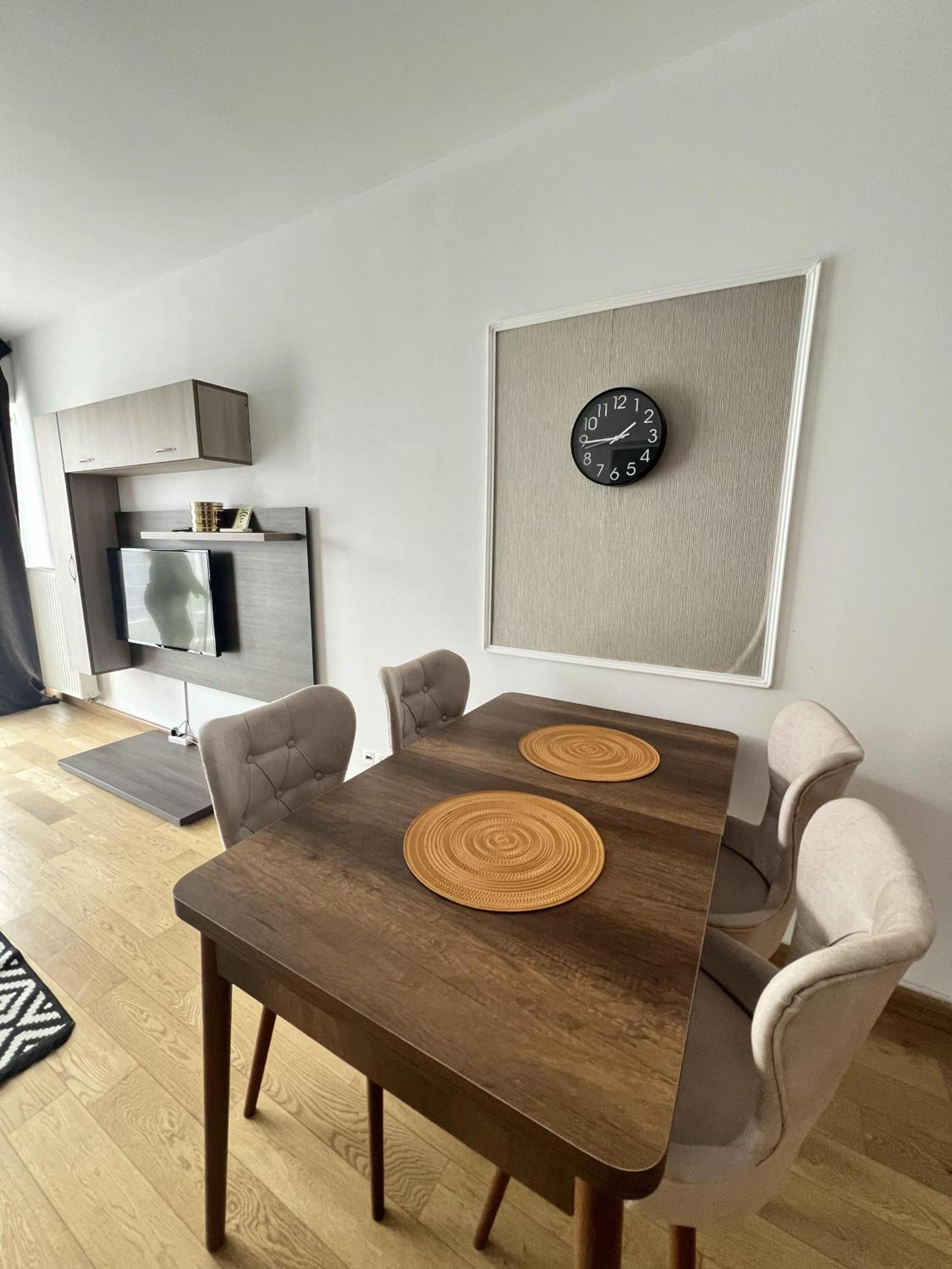 Upground Residence Apartments Bukares Bagian luar foto