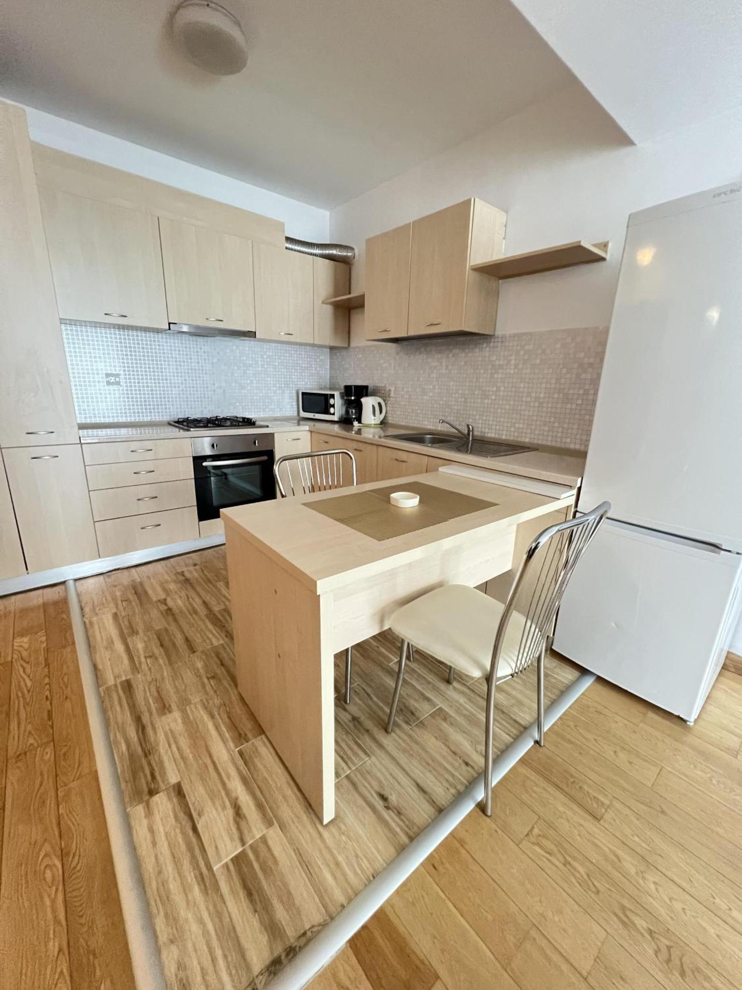Upground Residence Apartments Bukares Bagian luar foto