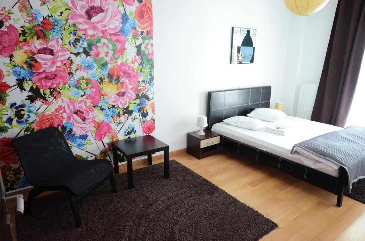 Upground Residence Apartments Bukares Bagian luar foto